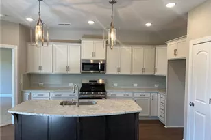 4240 Quartersaw Ln, Clemmons, NC 27012 - Photo 3