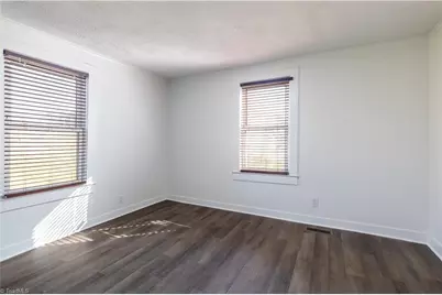 301 Brown Street, Thomasville, NC 27360 - Photo 19