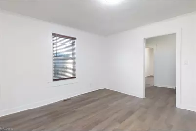 301 Brown Street, Thomasville, NC 27360 - Photo 17