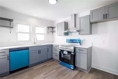 301 Brown Street, Thomasville, NC 27360 - Photo 9