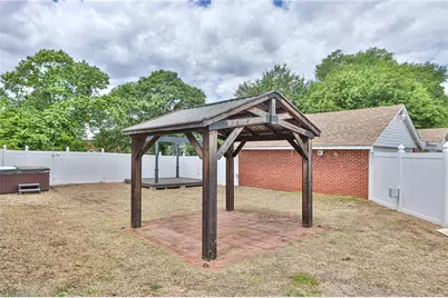 2036 1st Avenue SW, Hickory, NC 28602 - Photo 33