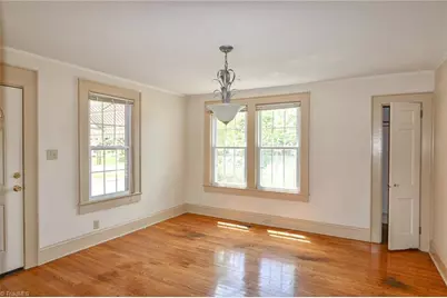 2036 1st Avenue SW, Hickory, NC 28602 - Photo 7