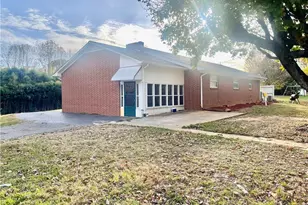 1079 Suncrest Orchard Rd, North Wilkesboro, NC 28659 - Photo 25