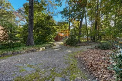 4604 Starmount Drive, Greensboro, NC 27410 - Photo 9