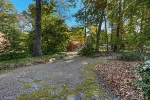 4604 Starmount Dr, Greensboro, NC 27410 - Photo 9