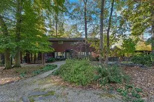 4604 Starmount Dr, Greensboro, NC 27410 - Photo 7