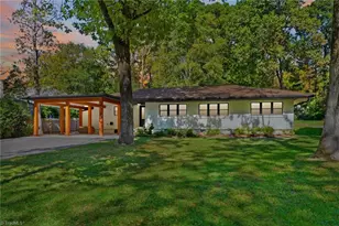 4228 Starmount Dr, Greensboro, NC 27410 - Photo 3