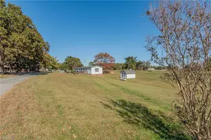 1085 Ashburn Dr, King, NC 27021 - Photo 21