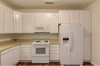 3005 Greystone Point #C, Greensboro, NC 27410 - Photo 15