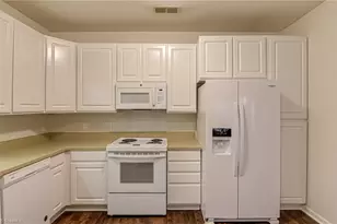 3005 Greystone Point, Greensboro, NC 27410 - Photo 15