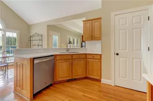 203 W Stonebury Ct, Reidsville, NC 27320 - Photo 9