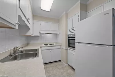 2407 Four Seasons Boulevard, Greensboro, NC 27407 - Photo 5