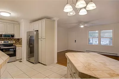 2206 Glenside Drive, Greensboro, NC 27405 - Photo 9