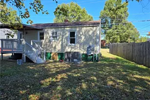 102 W Parker St, Graham, NC 27253 - Photo 3