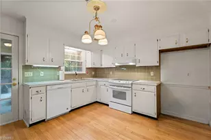 2285 Cherrywood Dr, Clemmons, NC 27012 - Photo 7