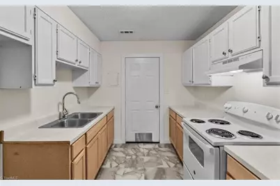 3907 Pioneer Way #D, Greensboro, NC 27407 - Photo 9