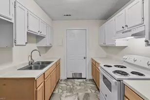 3907 Pioneer Way, Greensboro, NC 27407 - Photo 9