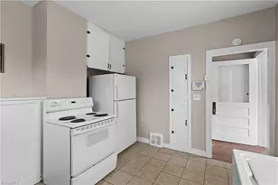 3726 Northampton Dr, Winston-Salem, NC 27105 - Photo 9