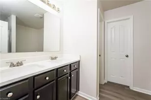 3960 Foliage Dr, Winston-Salem, NC 27101 - Photo 7