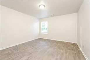 3960 Foliage Dr, Winston-Salem, NC 27101 - Photo 11