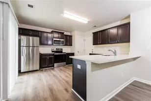 4455 Oak Pointe Dr, Winston-Salem, NC 27105 - Photo 5