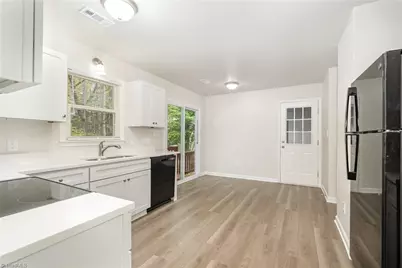 7 Queenanne Court, Greensboro, NC 27406 - Photo 7