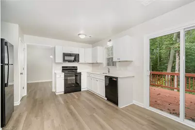 7 Queenanne Court, Greensboro, NC 27406 - Photo 9