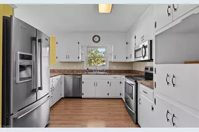 3709 April Lane, Greensboro, NC 27405 - Photo 15