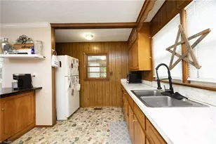 612 N Carr St, Mebane, NC 27302 - Photo 11