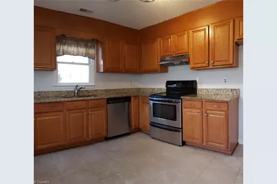 2538 Cottage Place, Greensboro, NC 27455 - Photo 7