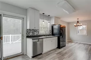 8140 Vance Rd, Kernersville, NC 27284 - Photo 9