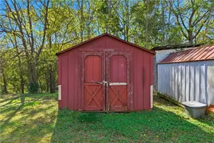 611 Riverside Dr, Eden, NC 27288 - Photo 17