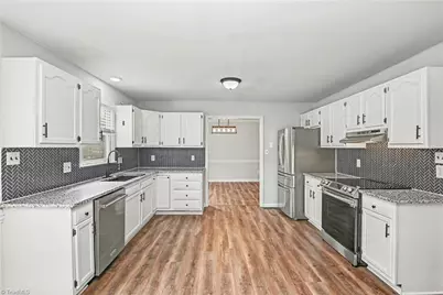 4261 Yeaton Glen Circle, Winston-Salem, NC 27107 - Photo 7