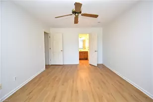 422 Wildwood Ln, Graham, NC 27253 - Photo 13