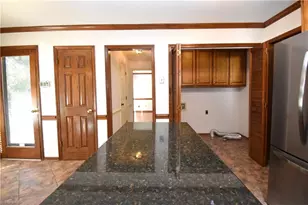 422 Wildwood Ln, Graham, NC 27253 - Photo 7