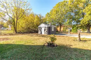 1426 Thurmond St, Winston-Salem, NC 27105 - Photo 37