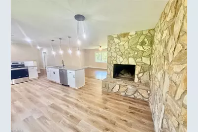 5010 N Cherry Street, Winston-Salem, NC 27101 - Photo 7