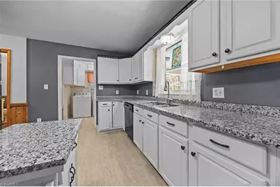 590 Walker Boulevard, Thomasville, NC 27360 - Photo 13