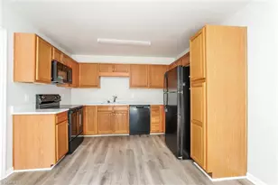 4123 Bluestem Dr, Greensboro, NC 27405 - Photo 7