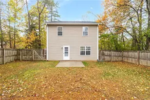 135 Pineywood St, Thomasville, NC 27360 - Photo 25