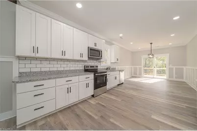 911 Franklin Street, Thomasville, NC 27360 - Photo 7