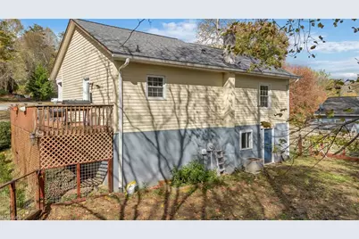 823 Queens Street NW, Lenoir, NC 28645 - Photo 7