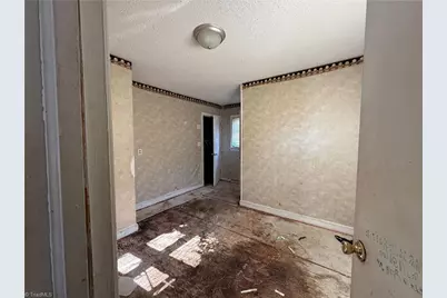 2507 Lexington Avenue, High Point, NC 27262 - Photo 5