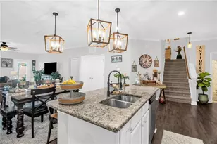 1402 Hunting Hawk Ln, Kernersville, NC 27284 - Photo 9