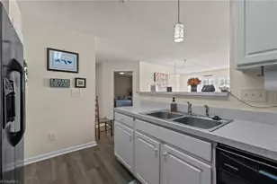 4345 Cedarcroft Ct, Greensboro, NC 27409 - Photo 13