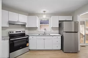 1 Quad Oak Dr, Greensboro, NC 27405 - Photo 9