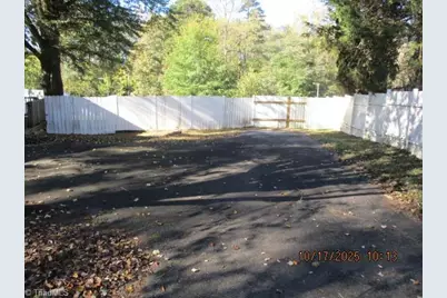 107 Glenwood Avenue, Jonesville, NC 28642 - Photo 9