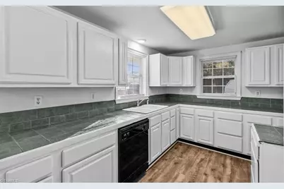 855 Blackberry Road, Thomasville, NC 27360 - Photo 13