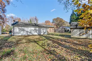 1818 Wellington Rd, Burlington, NC 27217 - Photo 17