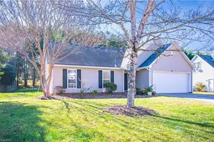 2818 Bridgeport Dr, Winston-Salem, NC 27103 - Photo 3